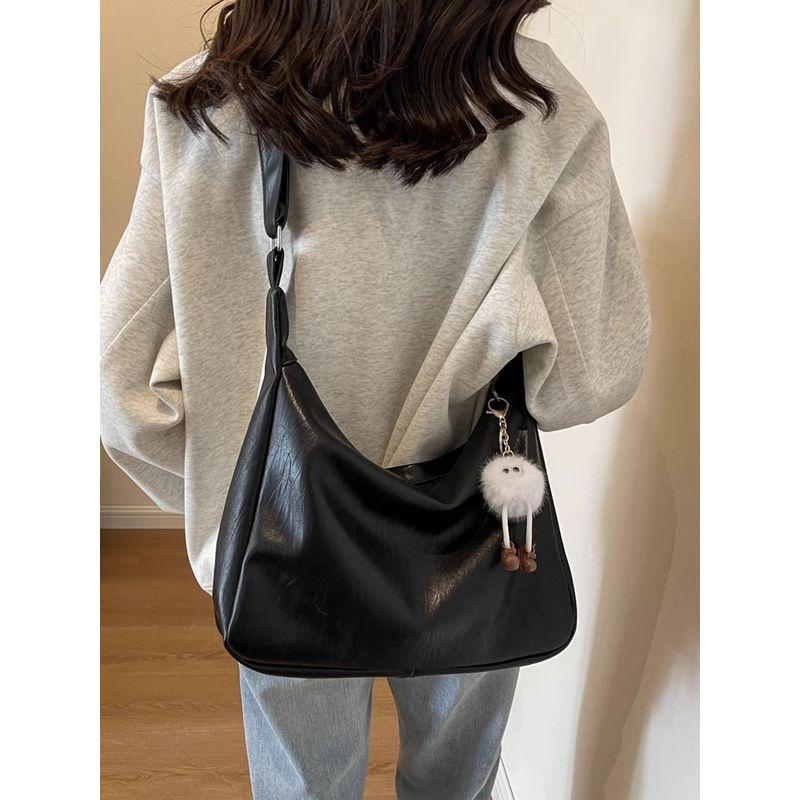 Retro Large Capacity Summer Tote Bag Black without pendant
Retro Large Capacity Summer Tote Bag Black without pendant