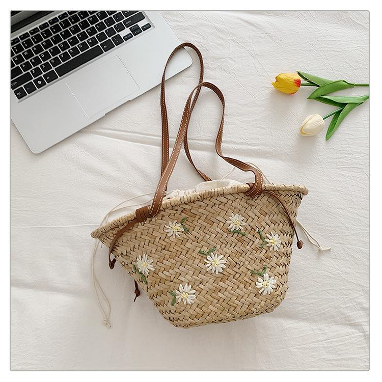 Соломенная сумка женская летняя женская сумка большой вместимости плетеная сумка-тоут сумочка приморский тренд отпуск пляжная сумка женская сумка
Соломенная сумка женская летняя женская сумка большой вместимости плетеная сумка-тоут сумочка приморский тренд отпуск пляжная сумка женская сумка