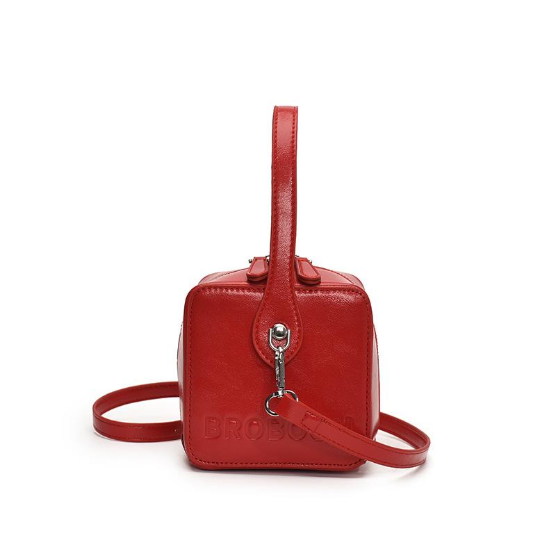 Retro niche underarm bag women s summer new light luxury high-end portable large-capacity bowling bag one size fits all червоний
Retro niche underarm bag women s summer new light luxury high-end portable large-capacity bowling bag one size fits all червоний