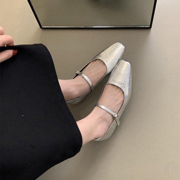 Модные туфли Мэри Джейн для женщин Элегантные туфли-лодочки на толстом каблуке Классические ретро с квадратным носком Удобные мягкие туфли из кожи для офиса 40 серебряный
Модные туфли Мэри Джейн для женщин Элегантные туфли-лодочки на толстом каблуке Классические ретро с квадратным носком Удобные мягкие туфли из кожи для офиса 40 серебряный