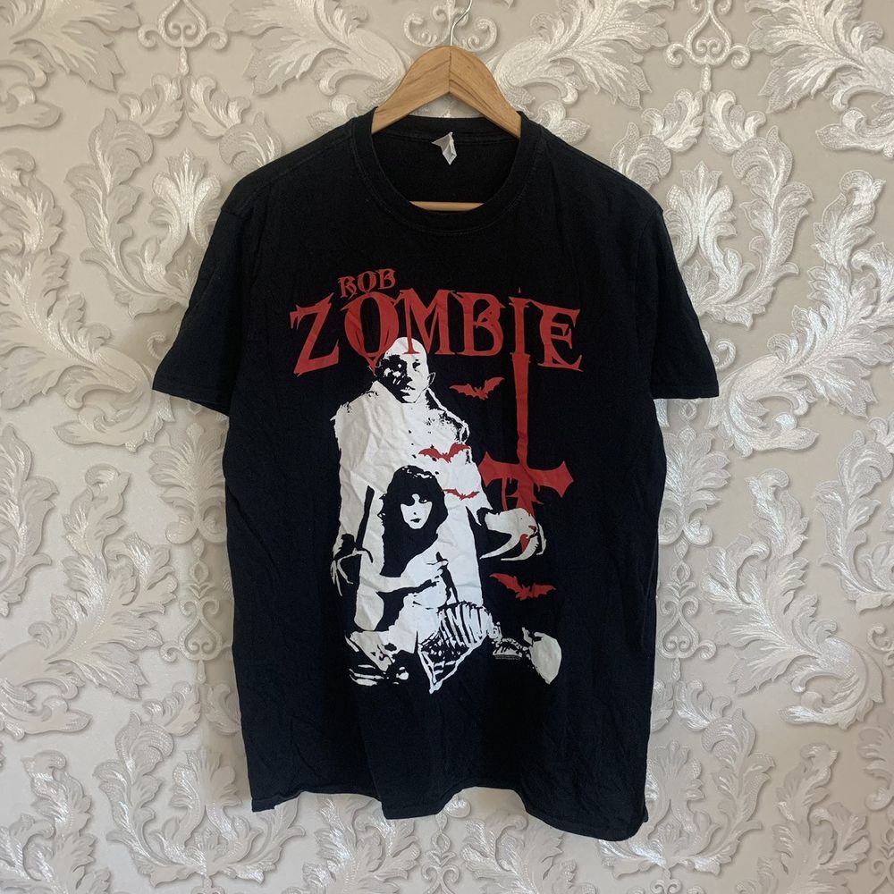 Vintage 90039s Rob Zombie Dracua Crew Tour Black Unisex Tshirt Reprint KH7118 Unisex T-Shirt XL
Vintage 90039s Rob Zombie Dracua Crew Tour Black Unisex Tshirt Reprint KH7118 Unisex T-Shirt XL