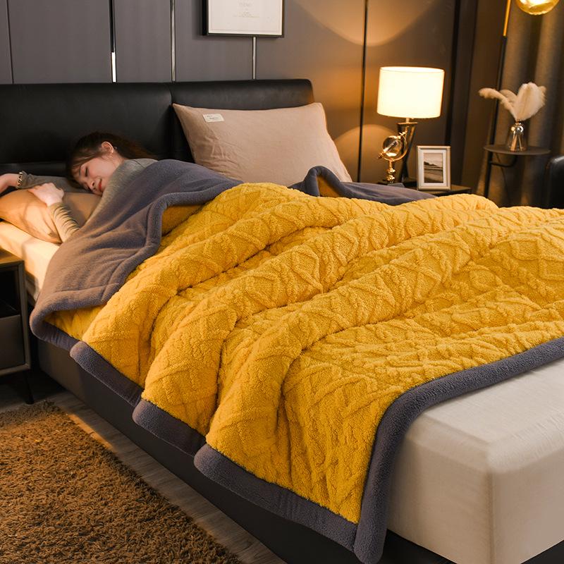 Товстий тришаровий зимовий плед з коралового флісу з фланеллю та овечою вовною, односпальний/двоспальний розмір 200x230cm (Double Blanket)
Товстий тришаровий зимовий плед з коралового флісу з фланеллю та овечою вовною, односпальний/двоспальний розмір 200x230cm (Double Blanket)