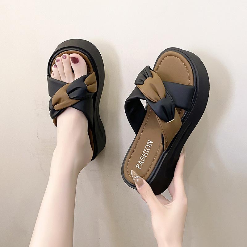 Cool slippers women s outer wear summer 2025 new beach fashion cross platform slippers women 35 чёрный
Cool slippers women s outer wear summer 2025 new beach fashion cross platform slippers women 35 чёрный
