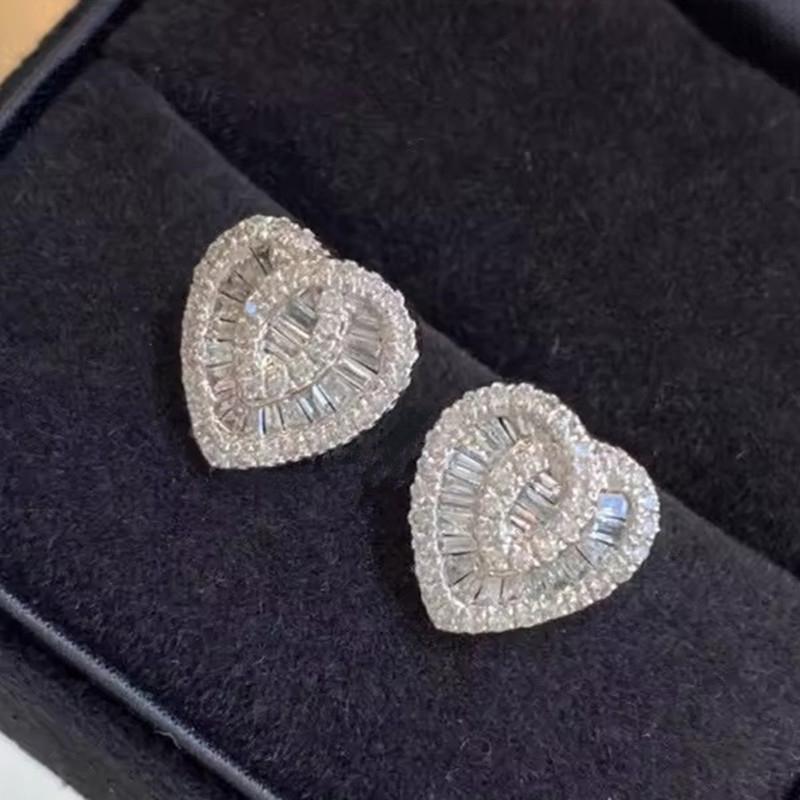 Huitan Exquisite Heart Stud Earrings Full Paved CZ Luxury Princess Earrings Daily Wear Temperament Fashion Zircon for Women
Huitan Exquisite Heart Stud Earrings Full Paved CZ Luxury Princess Earrings Daily Wear Temperament Fashion Zircon for Women
