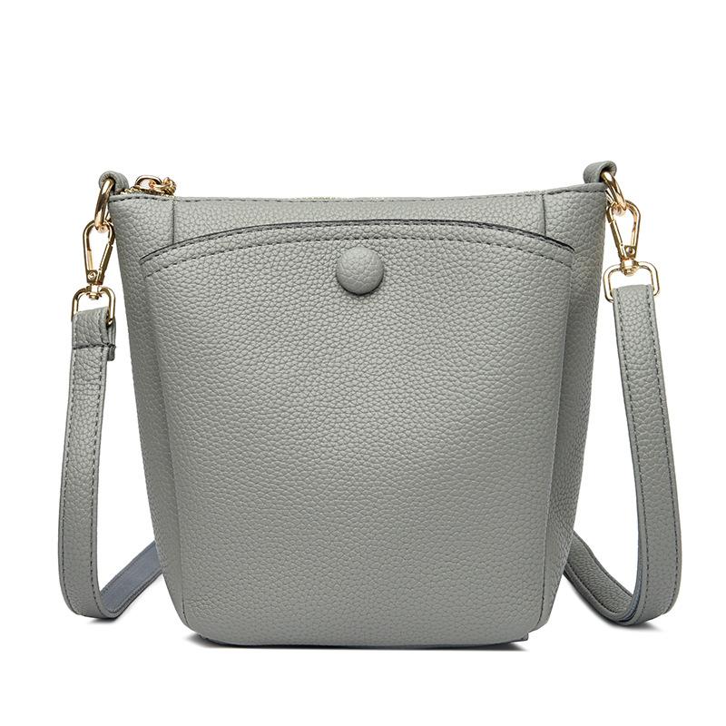 2026 New Bag Women s Bag High-end Sense Simple and Fashiable Multi Compartment Crossbody Bags Work Commuting Phe Bags 15 9 20cm
2026 New Bag Women s Bag High-end Sense Simple and Fashiable Multi Compartment Crossbody Bags Work Commuting Phe Bags 15 9 20cm