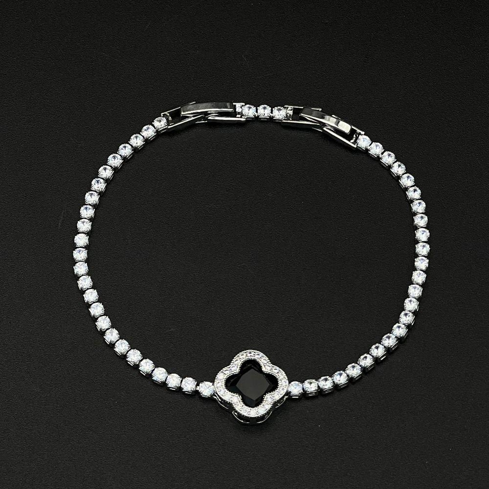 Zircon Round Four-leaf Clover Clasp Bracelet Tennis Chain Niche Design Women s Bangle
Zircon Round Four-leaf Clover Clasp Bracelet Tennis Chain Niche Design Women s Bangle