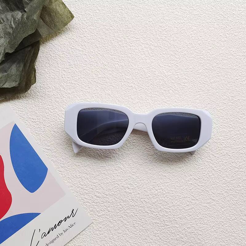 2026 Baby UV400 Resistant Sunshades New Square Cut Edge Children s Polygonal Wide Leg Sunglasses белый
2026 Baby UV400 Resistant Sunshades New Square Cut Edge Children s Polygonal Wide Leg Sunglasses белый