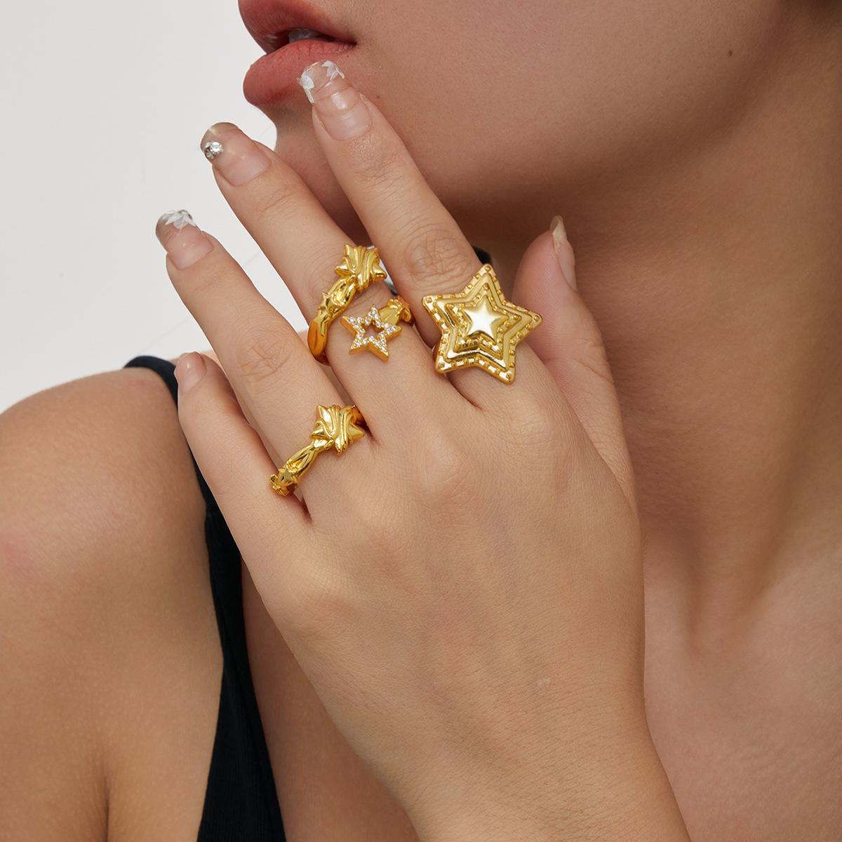 Модный дизайн Sense Pentagram Открытое кольцо Звезда Многослойное кольцо 18K Настоящее золото Ювелирные изделия Opening adjustable
Модный дизайн Sense Pentagram Открытое кольцо Звезда Многослойное кольцо 18K Настоящее золото Ювелирные изделия Opening adjustable