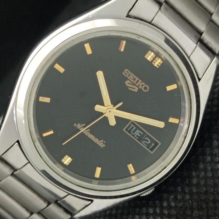 Б/У винтажные мужские часы SEIKO 5 AUTOMATIC JAPAN DAY/DATE черного цвета 608g-a316347-9 SKU608g-a316347
Б/У винтажные мужские часы SEIKO 5 AUTOMATIC JAPAN DAY/DATE черного цвета 608g-a316347-9 SKU608g-a316347
