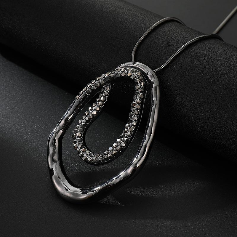 New hot-selling sweater chain women s fashion versatile lines trendy Korean version long necklace
New hot-selling sweater chain women s fashion versatile lines trendy Korean version long necklace