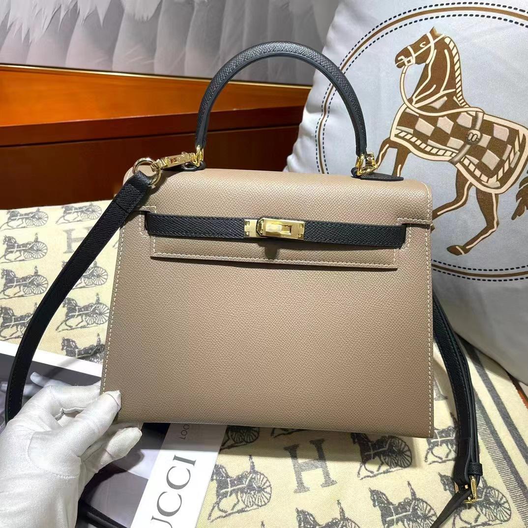 Класична та атмосферна сумка / Нова модна та універсальна сумка через плече через плече, високоякісна шкіряна жіноча сумка для перенесення в руку 22x7x14cm чорний/хакі
Класична та атмосферна сумка / Нова модна та універсальна сумка через плече через плече, високоякісна шкіряна жіноча сумка для перенесення в руку 22x7x14cm чорний/хакі