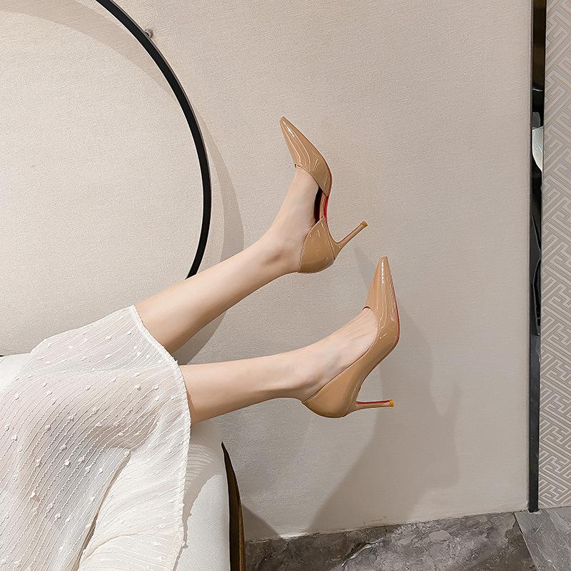 Мода 2024 года, сексуальные туфли из лакированной кожи с острым носком и боковыми вырезами на высоком каблуке 6 см, 8 см, 10 см, бежевые/черные туфли из лакированной кожи, свадебные туфли, женские туфли-лодочки 33
Мода 2024 года, сексуальные туфли из лакированной кожи с острым носком и боковыми вырезами на высоком каблуке 6 см, 8 см, 10 см, бежевые/черные туфли из лакированной кожи, свадебные туфли, женские туфли-лодочки 33