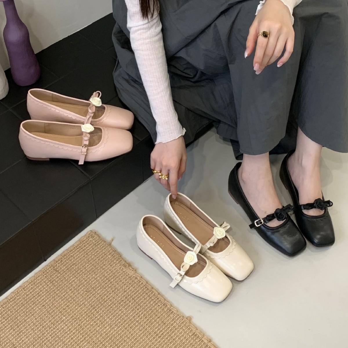 2025 new flower word with thick heel single shoes French gentle wind white Mary Jane shoes women s spring 39 рожевий
2025 new flower word with thick heel single shoes French gentle wind white Mary Jane shoes women s spring 39 рожевий
