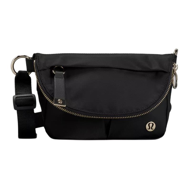 Lululemon Sac All Night Festival Logo Mini Crossbody Bag Women bags Black Gold LW9DDBS-3385 Black & Gold
Lululemon Sac All Night Festival Logo Mini Crossbody Bag Women bags Black Gold LW9DDBS-3385 Black & Gold