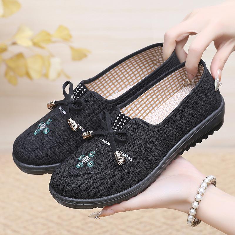 Old ******* cloth shoes women s ****** and autumn new s**t-soled non-slip mother shoes flat-soled one-pedal medium and old casual cloth shoes 41
Old ******* cloth shoes women s ****** and autumn new s**t-soled non-slip mother shoes flat-soled one-pedal medium and old casual cloth shoes 41