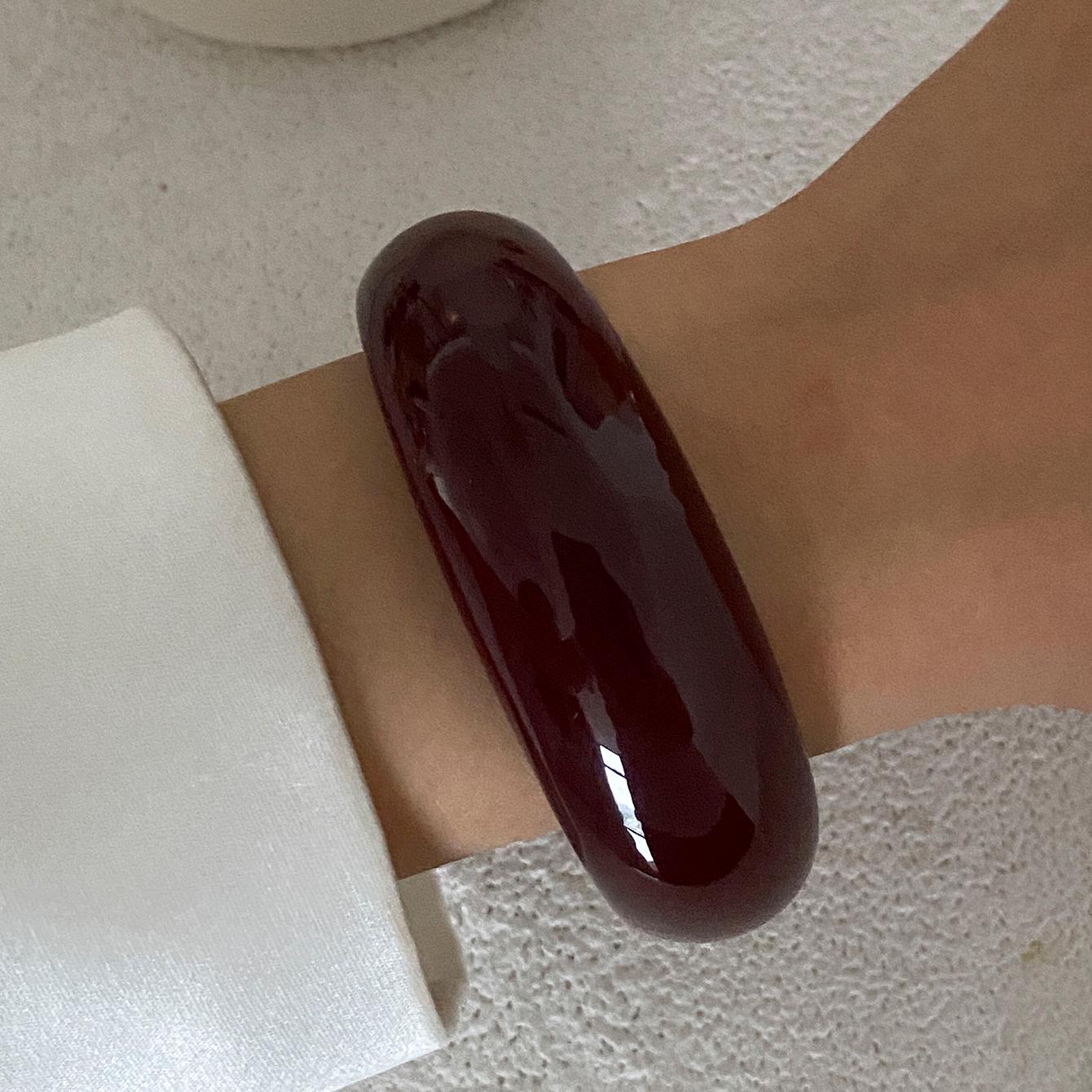Ingemark 2026 Trendy Irregular Thick Resin Bangle Bracelets for Women Vintage Unique Wide Cuff Bracelet Party Beach Jewelry
Ingemark 2026 Trendy Irregular Thick Resin Bangle Bracelets for Women Vintage Unique Wide Cuff Bracelet Party Beach Jewelry