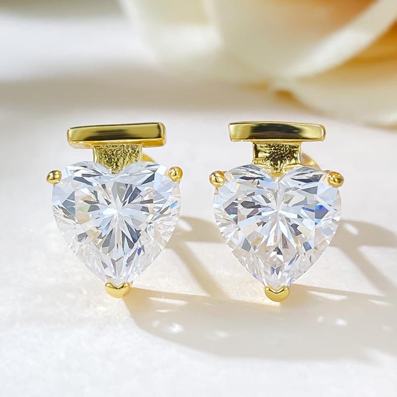 Gold Jewelry 2023: Heart-Shaped High-Carbon Diamond Earrings with Exquisite S925 Silver, European & American Style S925 Silver
Gold Jewelry 2023: Heart-Shaped High-Carbon Diamond Earrings with Exquisite S925 Silver, European & American Style S925 Silver