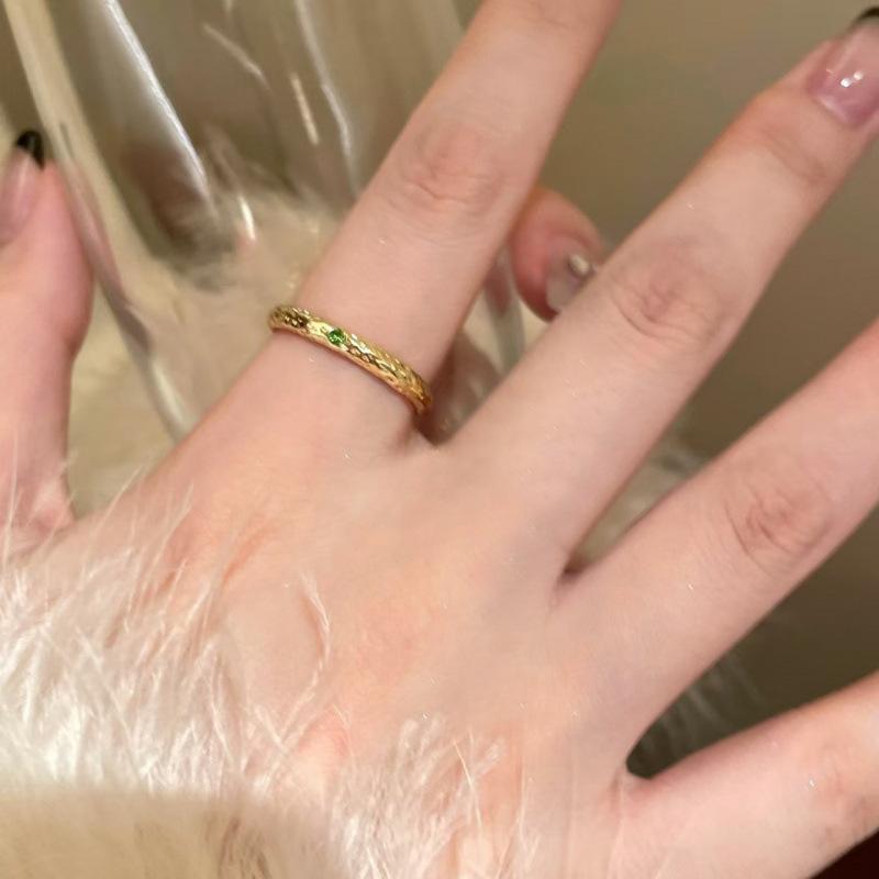 Уникальное кольцо в виде змеи с зелеными глазами из циркония, кольцо «Дух змеи» из циркония, женский дизайн, кольцо на указательный палец, натальное кольцо Opening adjustable
Уникальное кольцо в виде змеи с зелеными глазами из циркония, кольцо «Дух змеи» из циркония, женский дизайн, кольцо на указательный палец, натальное кольцо Opening adjustable