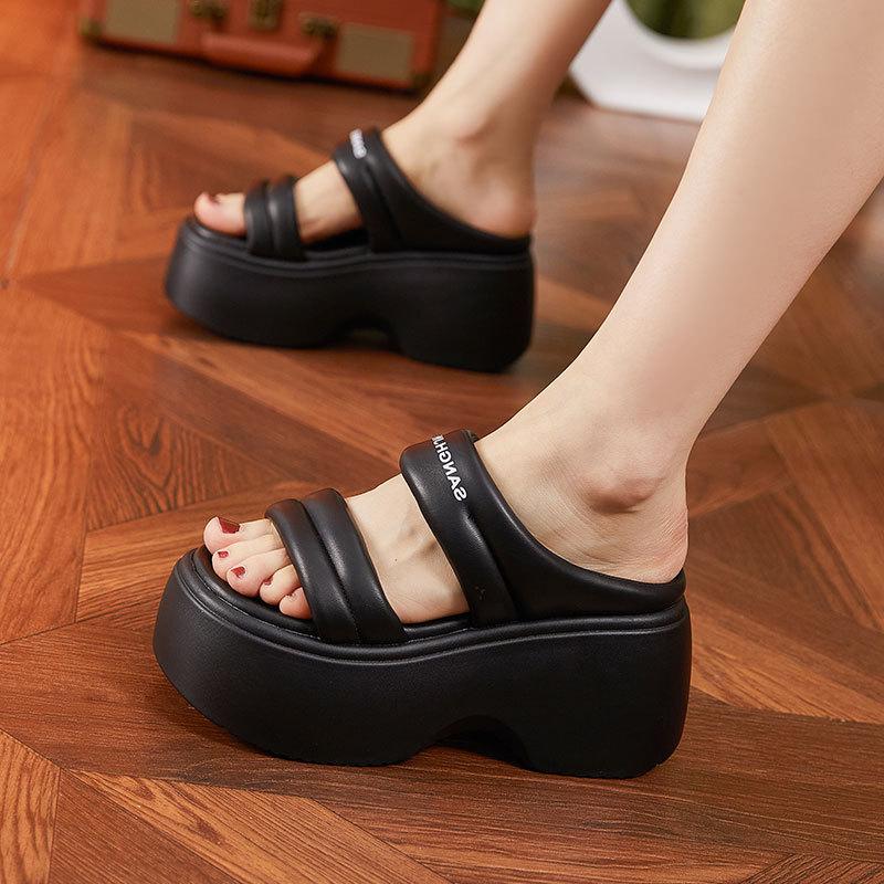 Platform sandals women s summer fashion outer wear new European station muffin fashion versatile height increase cool slippers 34 чорний
Platform sandals women s summer fashion outer wear new European station muffin fashion versatile height increase cool slippers 34 чорний