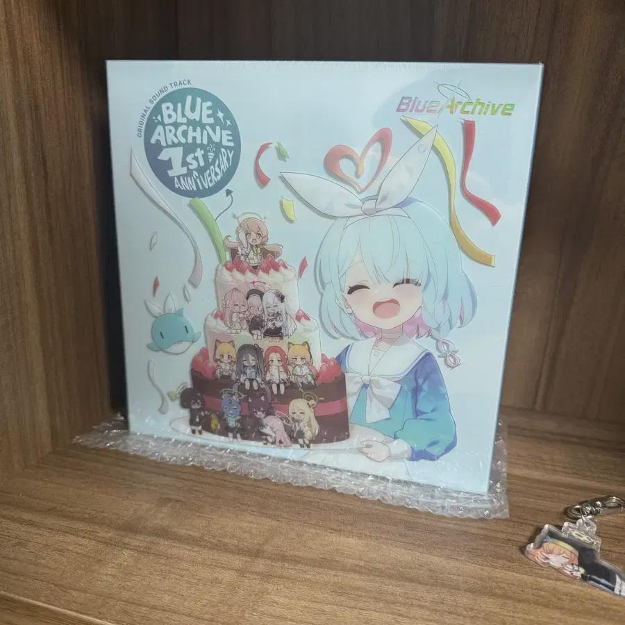 Blue Archive 1st Anniversary Ost Нераспечатанный первый выпуск Плакат включен 
Blue Archive 1st Anniversary Ost Нераспечатанный первый выпуск Плакат включен