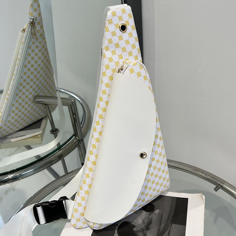 Niche design messenger bag autumn new women s satchel large capacity mobile phone bag women s bag shoulder белый
Niche design messenger bag autumn new women s satchel large capacity mobile phone bag women s bag shoulder белый