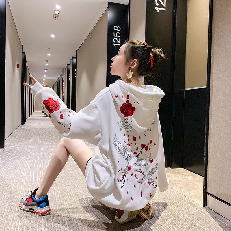 Толстовка с капюшоном из бархата с длинными рукавами и принтом для женщин больших размеров - зима 2023 г. M
Толстовка с капюшоном из бархата с длинными рукавами и принтом для женщин больших размеров - зима 2023 г. M