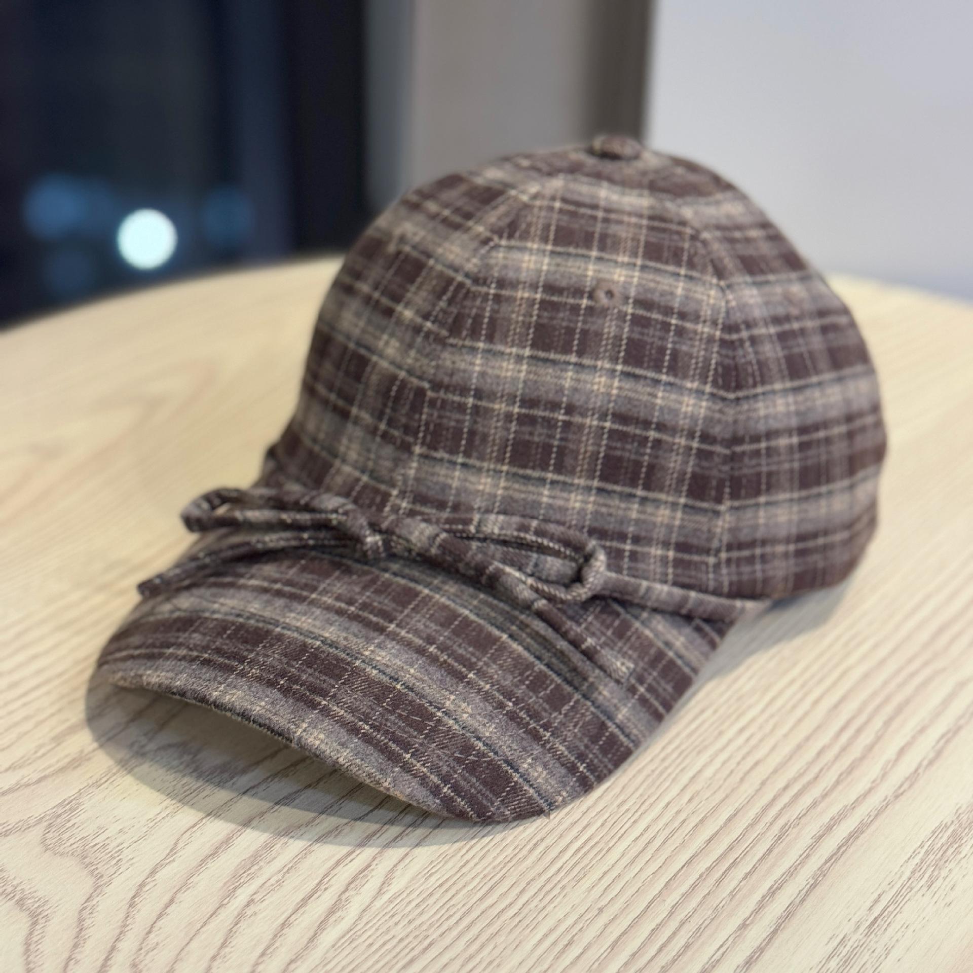 Новая осенне-зимняя универсальная полосатая клетчатая мягкая шерстяная бейсболка для женщин, милая шляпа с козырьком и бантом на шнурке, трендовая Adjustable
Новая осенне-зимняя универсальная полосатая клетчатая мягкая шерстяная бейсболка для женщин, милая шляпа с козырьком и бантом на шнурке, трендовая Adjustable