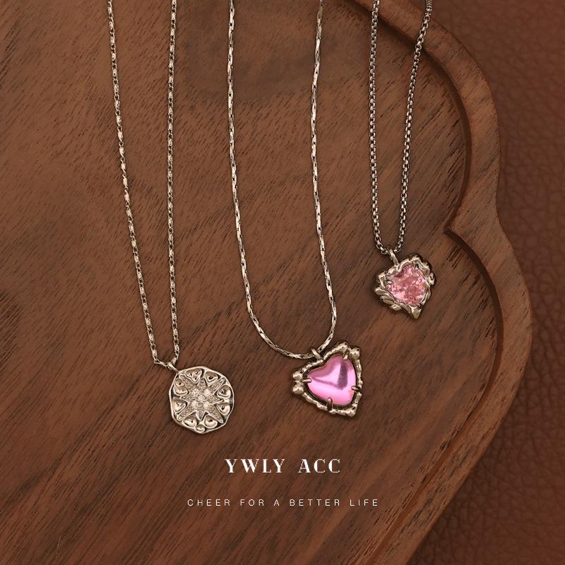 European & American Pink Zircon Heart Pendant Necklace - Trendy Girls Eight-Pointed Star Design
European & American Pink Zircon Heart Pendant Necklace - Trendy Girls Eight-Pointed Star Design