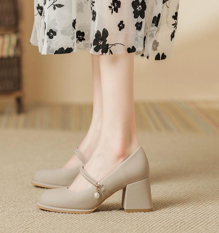 Spring 2024 new fairy style high heels trendy fashion versatile thick heel shallow mouth women s single shoes fashion work shoes 40 сірий колір
Spring 2024 new fairy style high heels trendy fashion versatile thick heel shallow mouth women s single shoes fashion work shoes 40 сірий колір