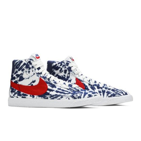 Nike Blazer Mid SE GS Tie Dye CZ7882-600 EU 36.5 синий/красный
Nike Blazer Mid SE GS Tie Dye CZ7882-600 EU 36.5 синий/красный