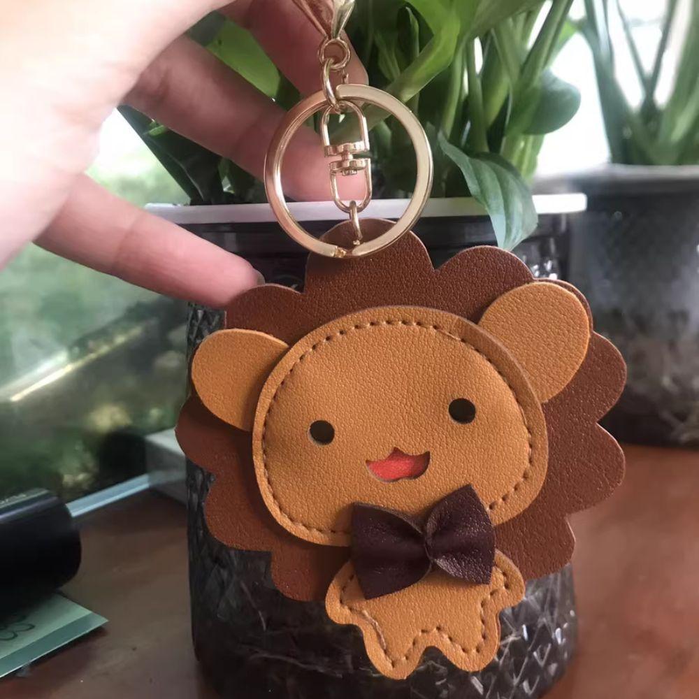 Bag Pendant Car Keyring Animal Cartoon Lion Pendant Creative PU Lion Keychain Girl/Boy коричневий
Bag Pendant Car Keyring Animal Cartoon Lion Pendant Creative PU Lion Keychain Girl/Boy коричневий