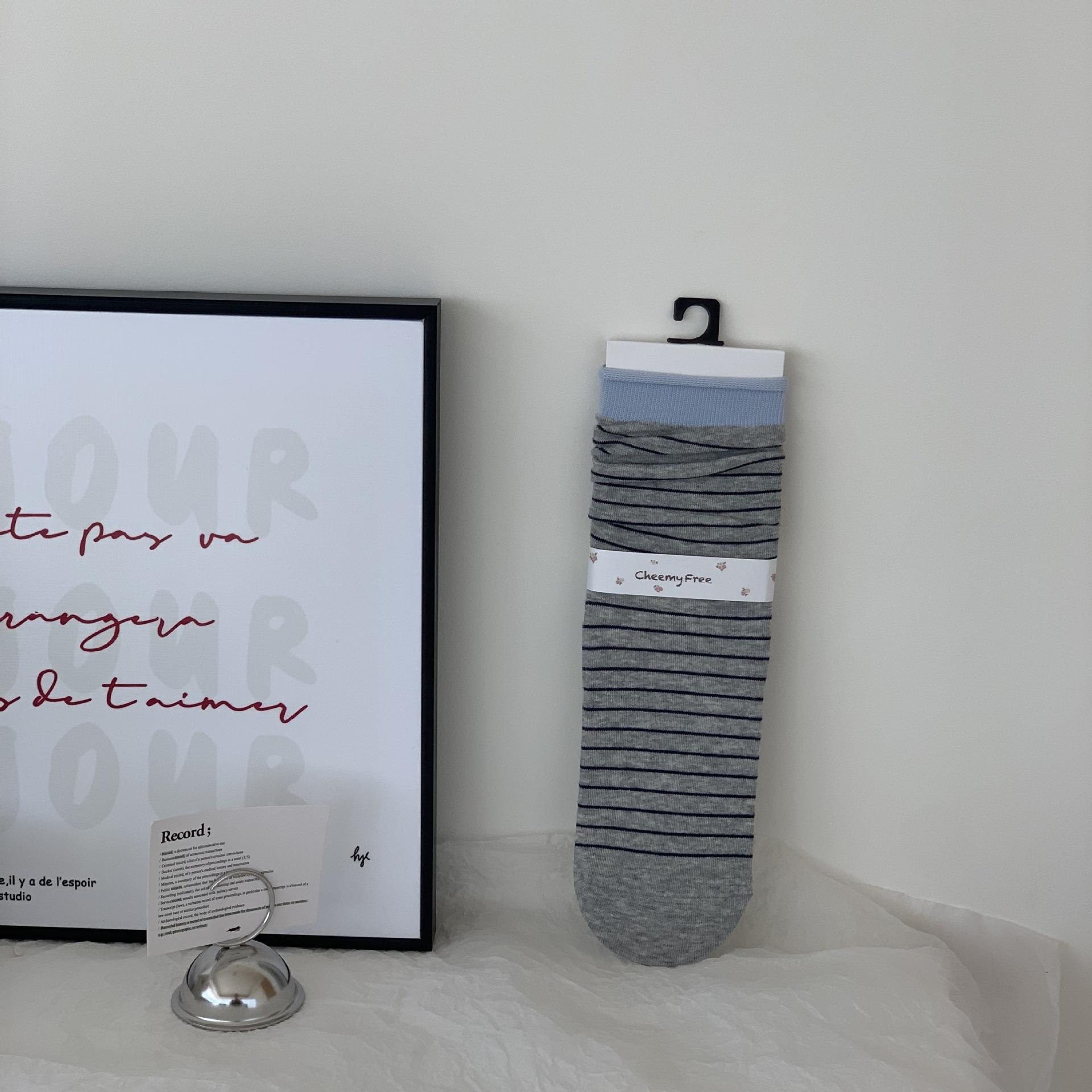 New Striped Socks Contrasting Color Medium Tube Gray Simple Stacking Socks Combed Cotton Boneless Wind One size
New Striped Socks Contrasting Color Medium Tube Gray Simple Stacking Socks Combed Cotton Boneless Wind One size