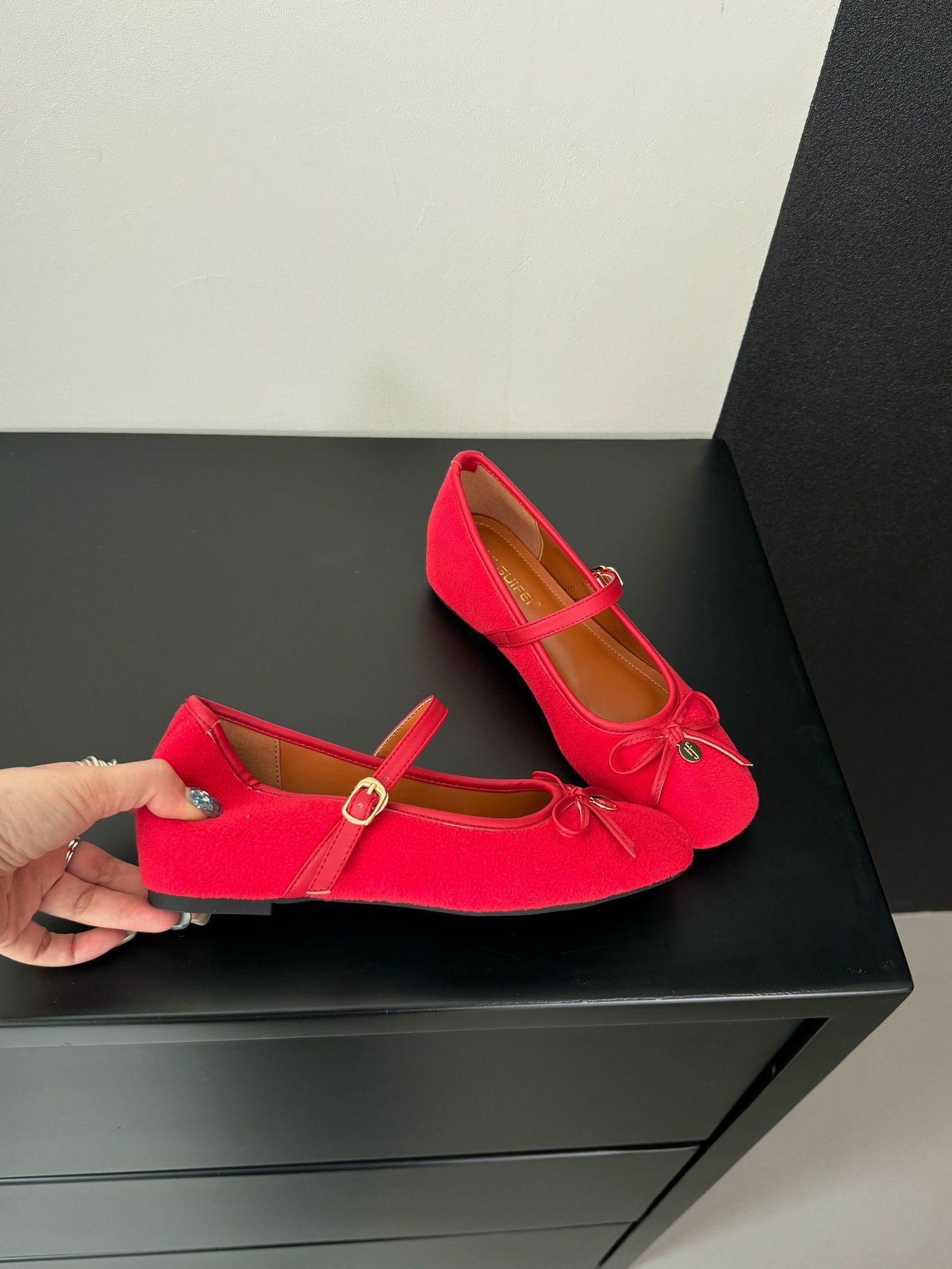 Mary Jane Shoes Women s 2025 New Summer Bow Soft Sole Single Shoes with Skirts Beautiful Commuter Small Heels 40 красный
Mary Jane Shoes Women s 2025 New Summer Bow Soft Sole Single Shoes with Skirts Beautiful Commuter Small Heels 40 красный