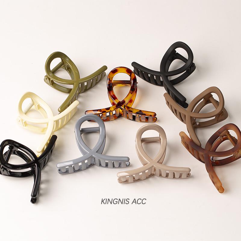 Korean Thickened PC Material Large 8cm Claw Clip for Autumn & Winter - Minimalist Lines, Temperament Updo Hair Clip
Korean Thickened PC Material Large 8cm Claw Clip for Autumn & Winter - Minimalist Lines, Temperament Updo Hair Clip