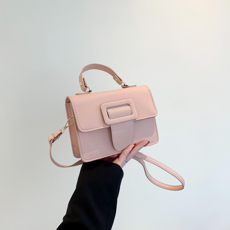 Однотонная текстура простая мода корейская версия сумка 2025 весна новая универсальная ins сумка-мессенджер маленькая квадратная сумка женская розовый
Однотонная текстура простая мода корейская версия сумка 2025 весна новая универсальная ins сумка-мессенджер маленькая квадратная сумка женская розовый