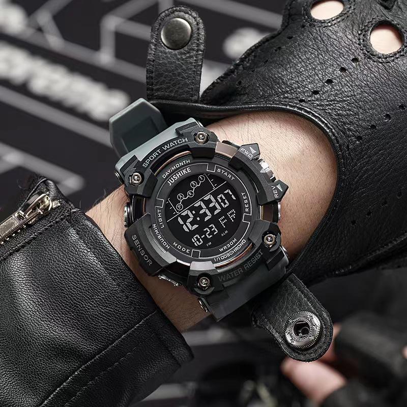 Мужские спортивные часы для активного отдыха с большим циферблатом, календарем, будильником и секундомером Dark Gray темно-серого
Мужские спортивные часы для активного отдыха с большим циферблатом, календарем, будильником и секундомером Dark Gray темно-серого