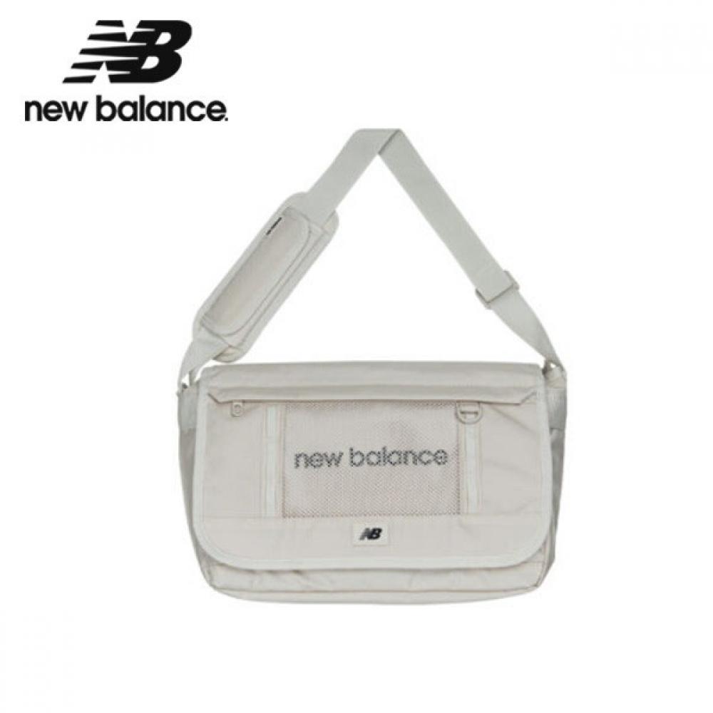 New Balance 3d Messenger Bag Nbgcfss201 64 NBGCFSS20164/creamy
New Balance 3d Messenger Bag Nbgcfss201 64 NBGCFSS20164/creamy