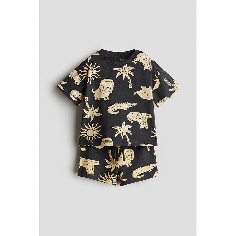 HM Children s Clothing Baby Boys Suit 2-Piece 2025 Summer New Arrival Western Style Printed Short-Sleeved Top Shorts 1289605
HM Children s Clothing Baby Boys Suit 2-Piece 2025 Summer New Arrival Western Style Printed Short-Sleeved Top Shorts 1289605
