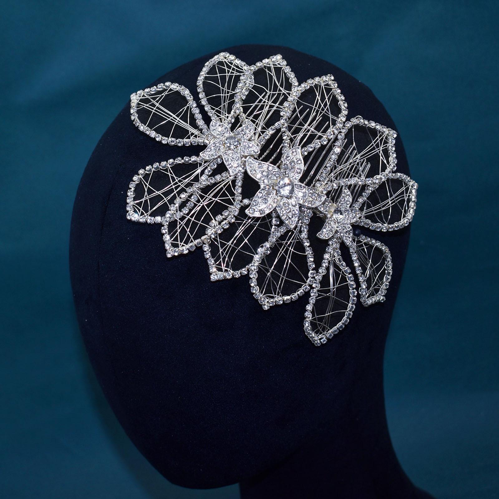 Handmade Alloy Leaf Bridal Hair Comb - Decorative Claw Chain Insert - A511 Hair Accessory for Updo серебряный
Handmade Alloy Leaf Bridal Hair Comb - Decorative Claw Chain Insert - A511 Hair Accessory for Updo серебряный