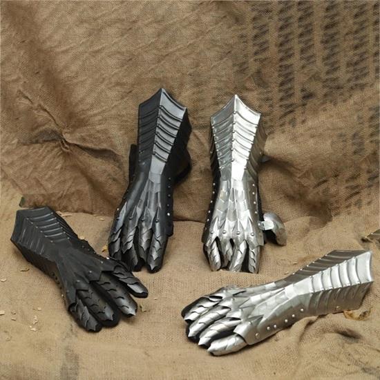 Medieval Steel Gauntlets: Knight Costume Hand Armor for LARP Cosplay Set Of 2
Medieval Steel Gauntlets: Knight Costume Hand Armor for LARP Cosplay Set Of 2