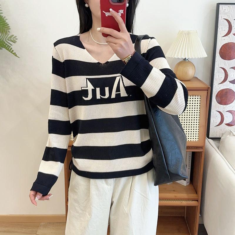 2024 Spring Women s V-Neck Long Sleeve Knitted Sweater with Drawstring - Loose Fit, Stylish Blouse Extra Large
2024 Spring Women s V-Neck Long Sleeve Knitted Sweater with Drawstring - Loose Fit, Stylish Blouse Extra Large