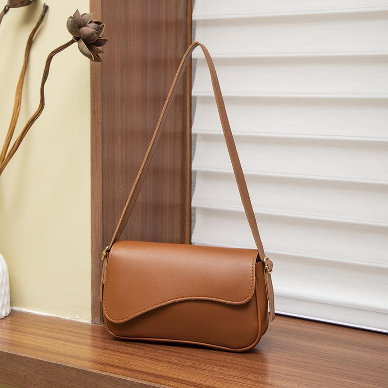Однотонная простая изогнутая сумка-флип маленькая квадратная сумка, модная сумка на одно плечо под мышку весна-лето 2025, портативная женская сумка из искусственной кожи ручная светло-коричневого
Однотонная простая изогнутая сумка-флип маленькая квадратная сумка, модная сумка на одно плечо под мышку весна-лето 2025, портативная женская сумка из искусственной кожи ручная светло-коричневого