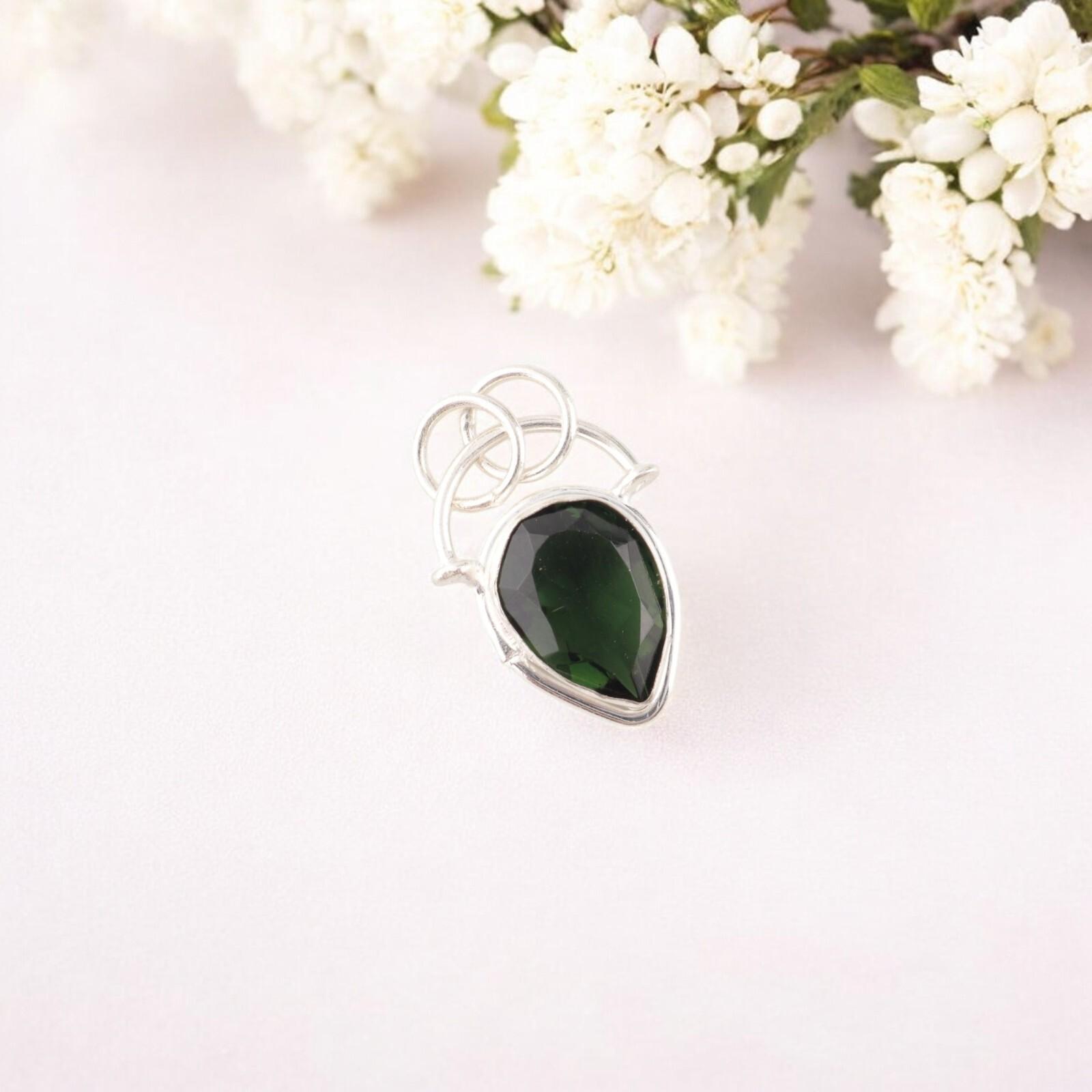 Green Tourmaline Gemstone 925 Sterling Silver Jewelry Handcrafted Pendant 1.01 PP-56-12
Green Tourmaline Gemstone 925 Sterling Silver Jewelry Handcrafted Pendant 1.01 PP-56-12