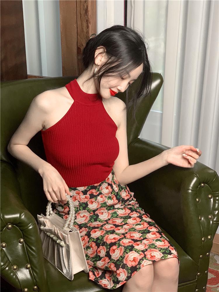 Autumn Retro Hong Kong Off-Shoulder Slim Knit Vest Medium
Autumn Retro Hong Kong Off-Shoulder Slim Knit Vest Medium