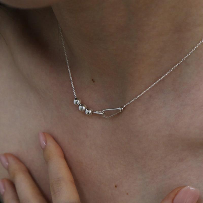 Monde Ligne Modern ball necklace 50
Monde Ligne Modern ball necklace 50