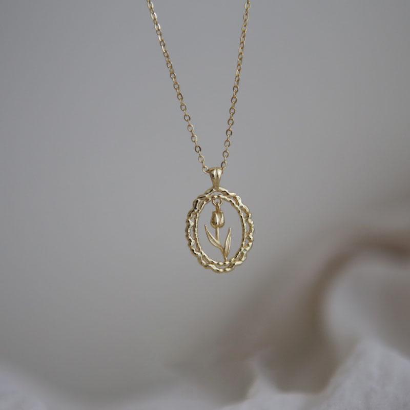 Eternal Love Tulip Pendant Necklace: Gold-Plated S925 Sterling Silver, Vintage Lace Design 925 Silver
Eternal Love Tulip Pendant Necklace: Gold-Plated S925 Sterling Silver, Vintage Lace Design 925 Silver