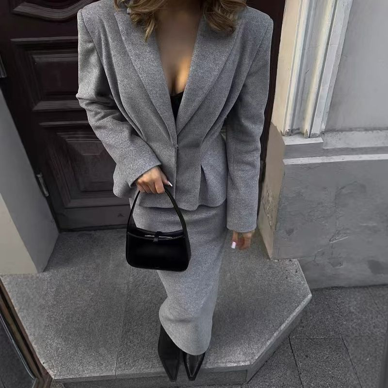 Европейский и американский новый модный блейзеры юбка костюм-двойка модный костюм юбка-полусолнце комплект Slab Gray XXL
Европейский и американский новый модный блейзеры юбка костюм-двойка модный костюм юбка-полусолнце комплект Slab Gray XXL