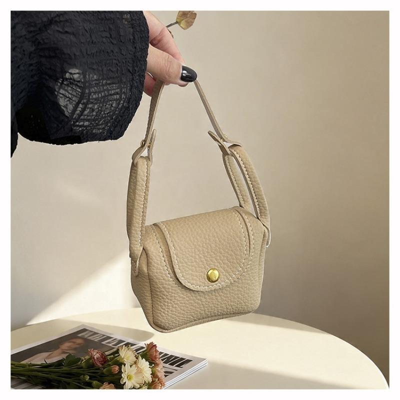 Convenience and Simplicity in Texture. Soft Leather Saddle-style Single-shoulder Lightweight Luxury Crossbody Small Bag. хакі
Convenience and Simplicity in Texture. Soft Leather Saddle-style Single-shoulder Lightweight Luxury Crossbody Small Bag. хакі