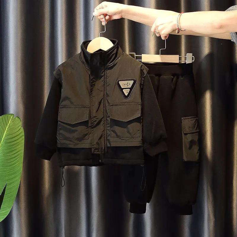 Комплект для мальчиков на осень/зиму: Рабочая одежда Куртка с длинным рукавом + Спортивные брюки Флисовая подкладка Комплект из двух предметов 90 чёрный
Комплект для мальчиков на осень/зиму: Рабочая одежда Куртка с длинным рукавом + Спортивные брюки Флисовая подкладка Комплект из двух предметов 90 чёрный