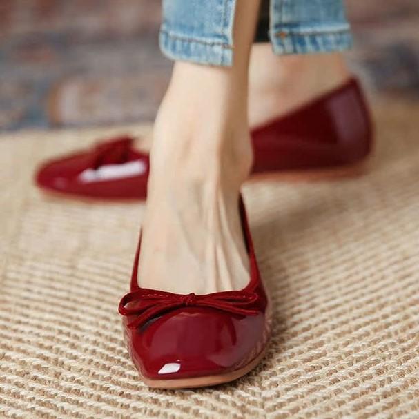 Red single shoes women s spring 2024 new bow light mouth patent leather soft sole ballet versatile flat wedding shoes 34 бордовий
Red single shoes women s spring 2024 new bow light mouth patent leather soft sole ballet versatile flat wedding shoes 34 бордовий